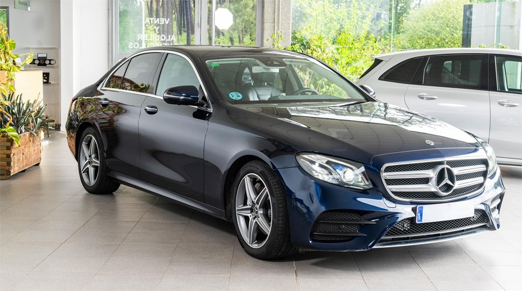 Foto 1 E 220  AMG LINE