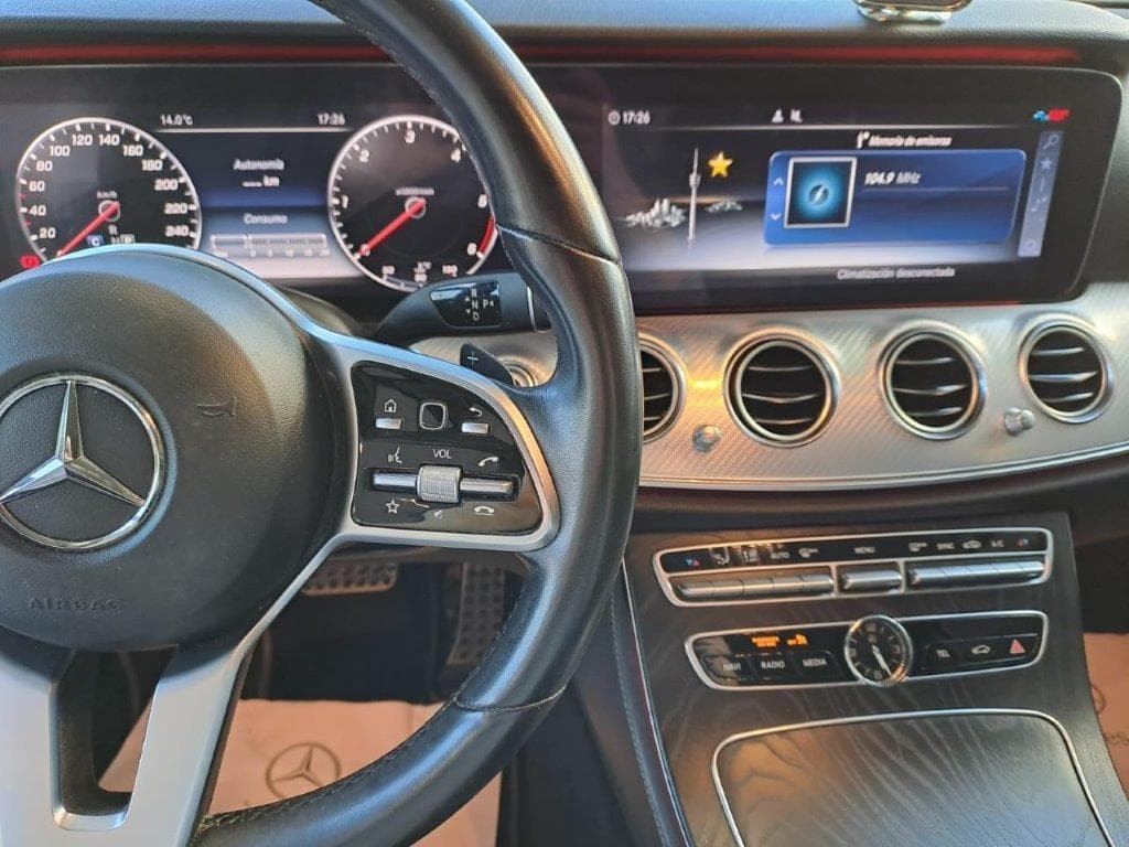 Foto 3 E 220  AMG LINE