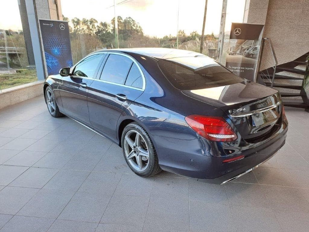 Foto 5 E 220  AMG LINE