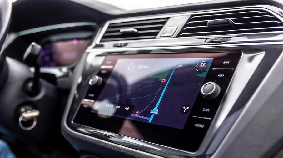Foto 1 Instalación de equipos multimedia para Mercedes en O Porriño