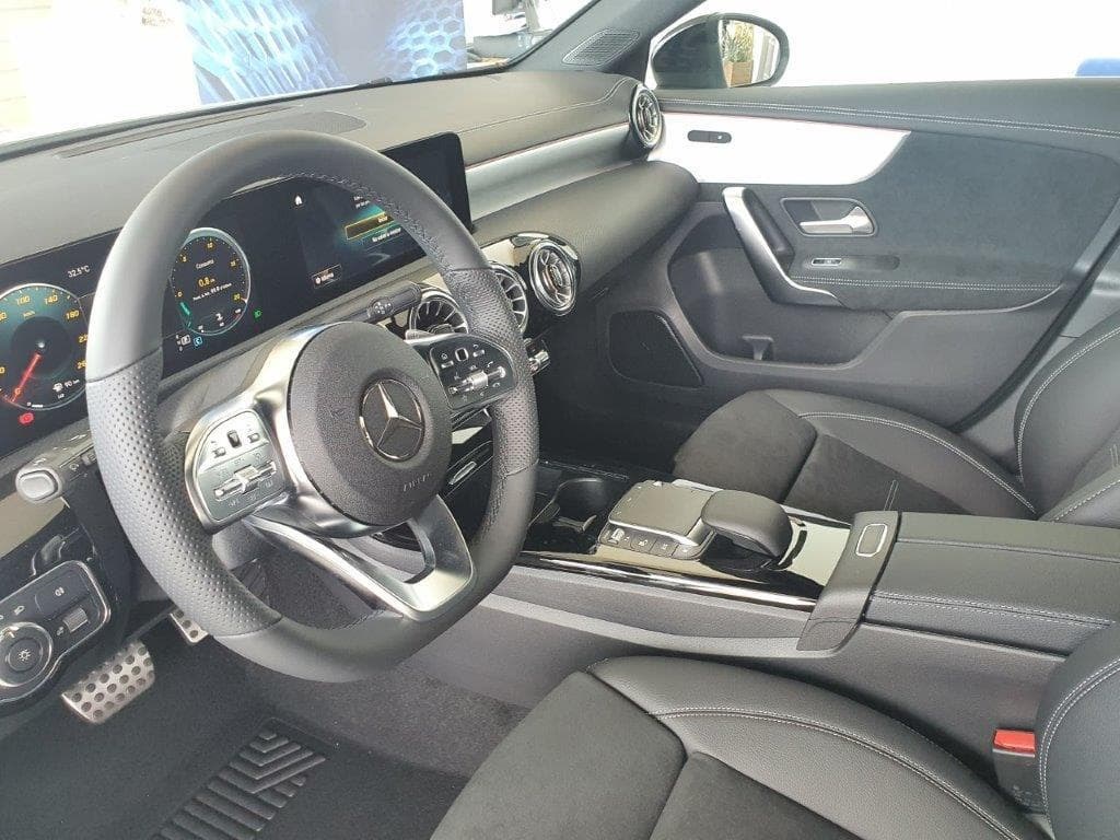 Foto 3 MERCEDES BENZ A 180 D AMG LINE