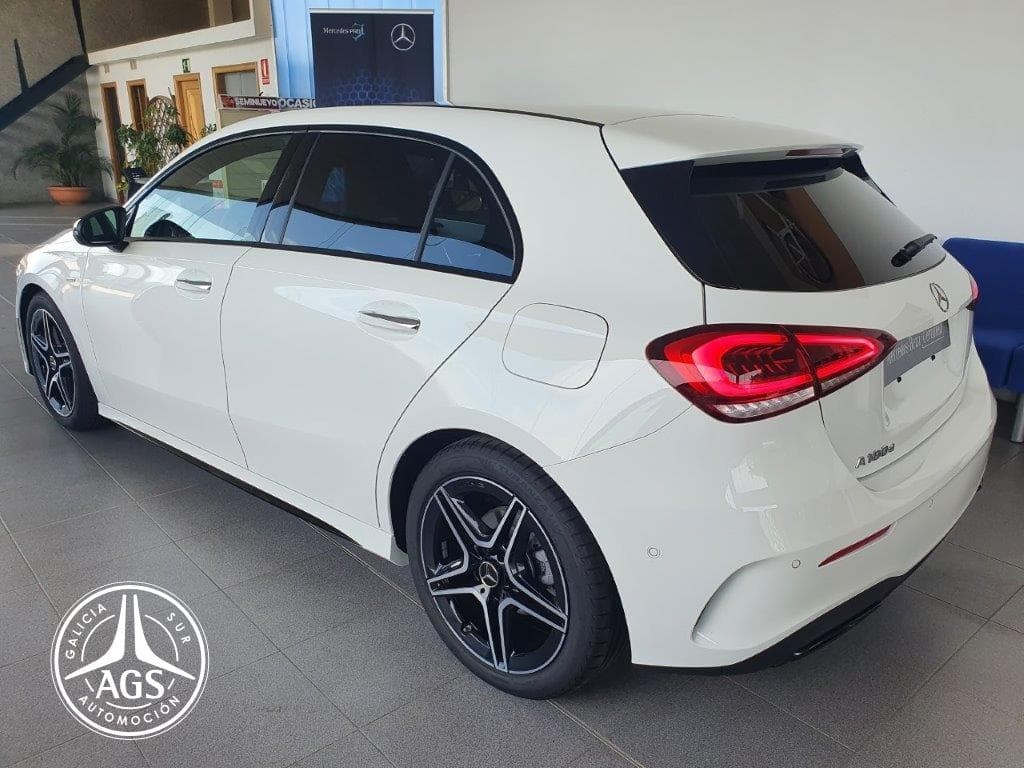 Foto 4 MERCEDES BENZ A 180 D AMG LINE