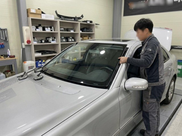 Sustitución de lunas Mercedes en O Porriño